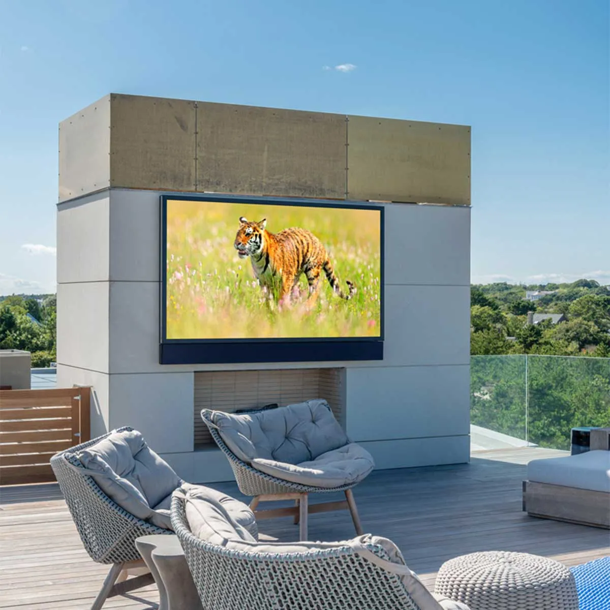 Seura Ultra Bright Series Outdoor 4K UHD TV